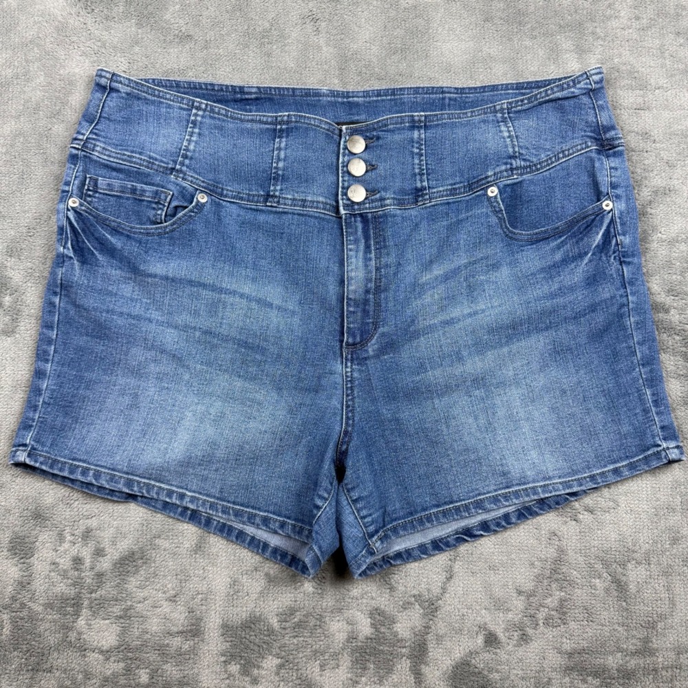Forever 21 Plus Size 20 High Waisted Denim Shorts Medium Wash Blue 3 Button